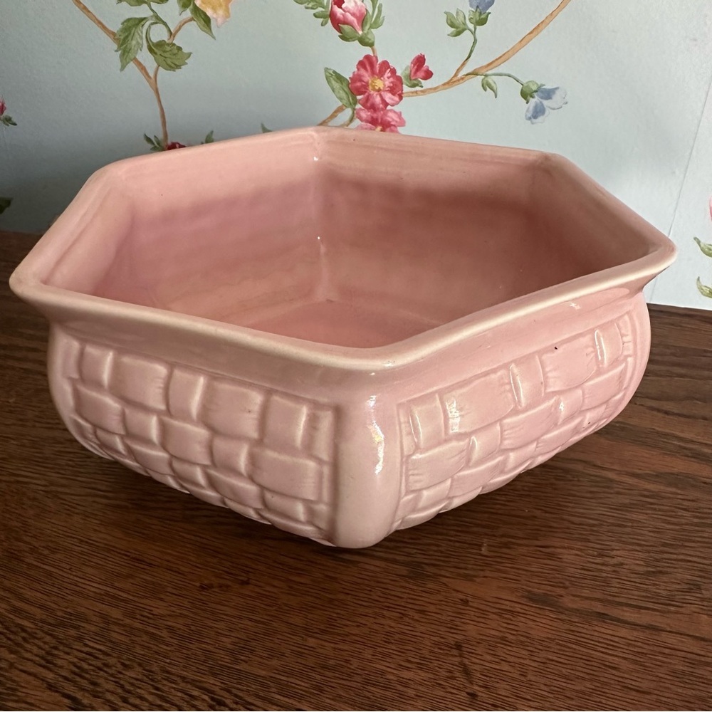 Basketweave Octagon Planter